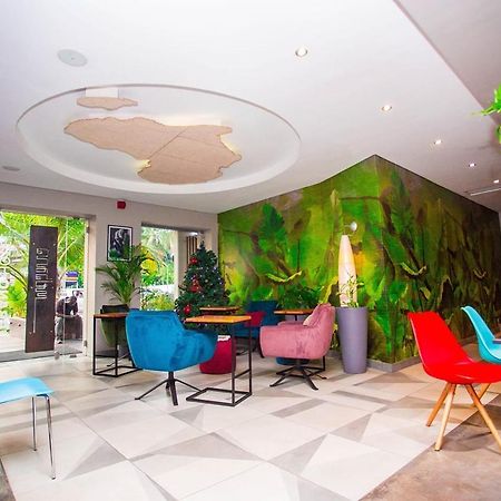 Urbano Hotel By Roots Accra Bagian luar foto